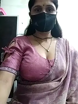 Snapshot of priyancyfun chatting on 11/19/25, 04:51 priyancyfun online show from 11/19/25, 04:51