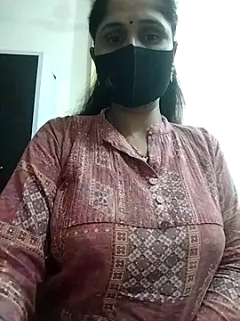 Snapshot of priyancyfun chatting on 11/21/25, 05:00 priyancyfun online show from 11/21/25, 05:00