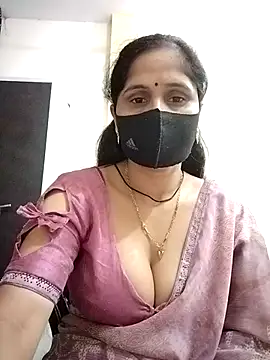 Snapshot of priyancyfun chatting on 11/29/25, 01:52 priyancyfun online show from 11/29/25, 01:52