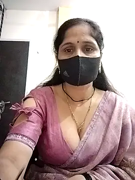 Snapshot of priyancyfun chatting on 12/04/25, 01:48 priyancyfun online show from 12/04/25, 01:48