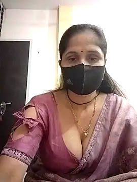 Snapshot of priyancyfun chatting on 12/04/25, 05:32 priyancyfun online show from 12/04/25, 05:32