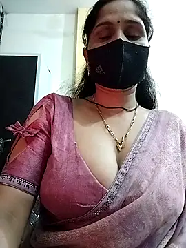 Snapshot of priyancyfun chatting on 12/15/25, 05:06 priyancyfun online show from 12/15/25, 05:06