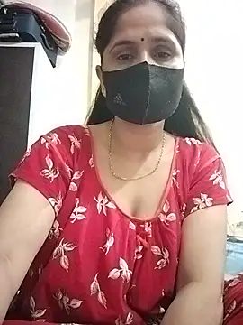 Snapshot of priyancyfun chatting on 07/10/26, 01:43 priyancyfun online show from 07/10/26, 01:43