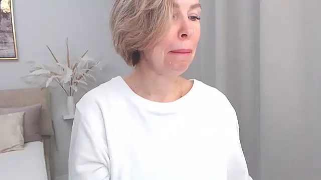 Snapshot of AnnyUBright chatting on 01/12/25, 01:37 AnnyUBright online show from 01/12/25, 01:37