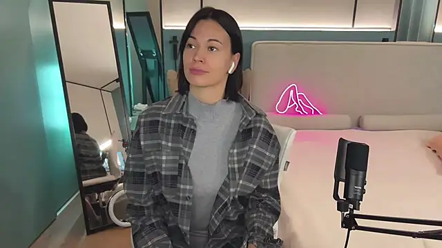 milakuni online show from 02/26/25, 06:21