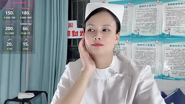 Snapshot of 22ov0 chatting on 09/30/25, 12:32 22ov0 online show from 09/30/25, 12:32