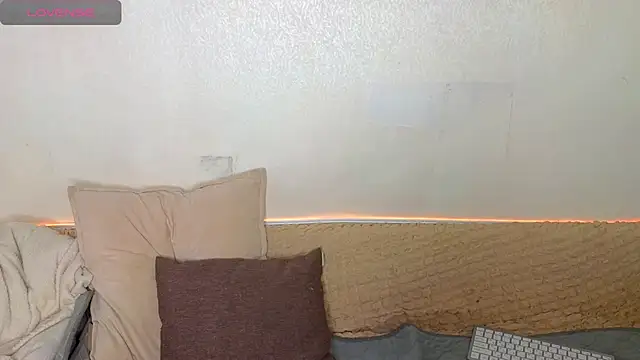 emilytrays online show from 02/03/26, 01:48