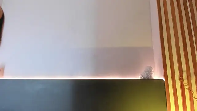 Snapshot of sara__jones_gh chatting on 03/18/25, 08:15 sara jones gh online show from 03/18/25, 08:15