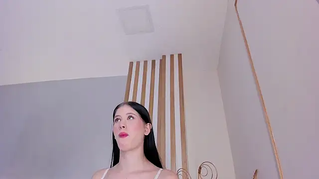 sara  jones gh online show from 02/15/26, 06:15