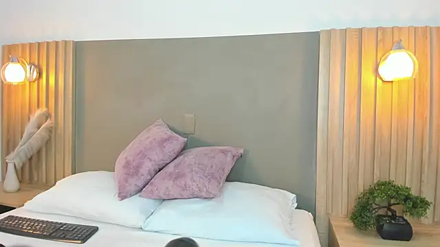 antonella cutie  online show from 03/12/25, 12:57