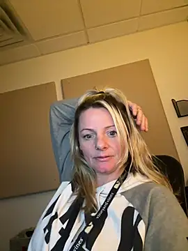 Snapshot of kittiekatieyogi chatting on 02/27/25, 07:26 kittiekatieyogi online show from 02/27/25, 07:26