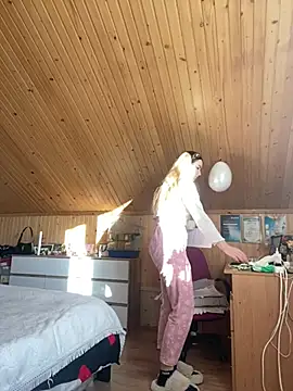 mewKate online show from 03/20/25, 03:14