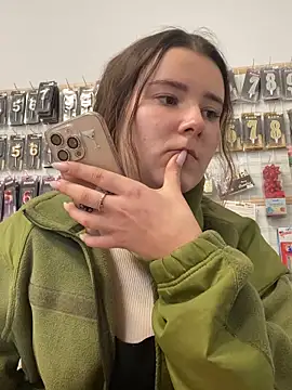 mewKate online show from 04/22/26, 03:57