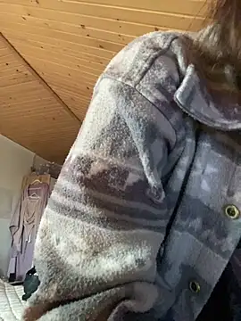 mewKate online show from 04/23/26, 05:04