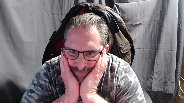 Snapshot of Streamlove77 chatting on 01/30/25, 12:27 Streamlove77 online show from 01/30/25, 12:27