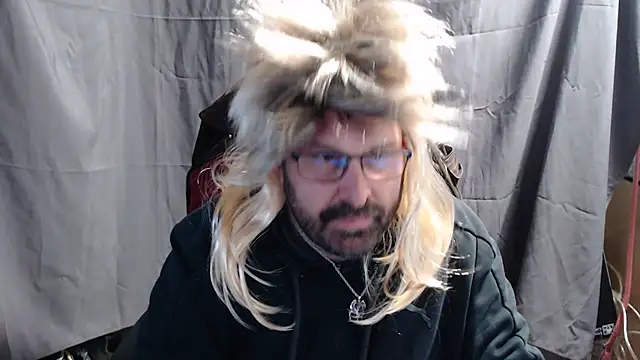 Snapshot of Streamlove77 chatting on 02/07/25, 02:04 Streamlove77 online show from 02/07/25, 02:04