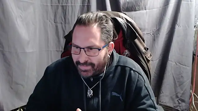 Snapshot of Streamlove77 chatting on 02/07/25, 05:07 Streamlove77 online show from 02/07/25, 05:07