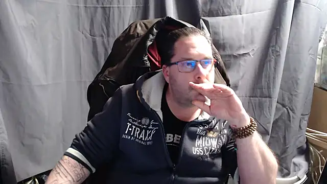 Snapshot of Streamlove77 chatting on 02/12/25, 03:38 Streamlove77 online show from 02/12/25, 03:38