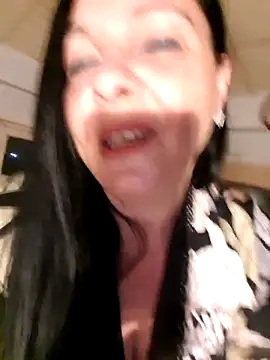 missAmanda69 online show from 10/04/25, 11:47