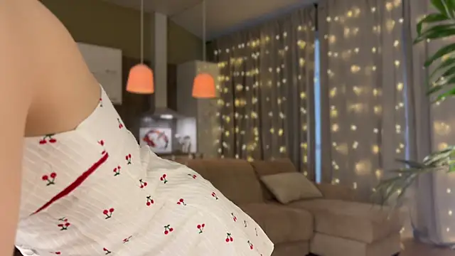 Snapshot of Shyrubate chatting on 03/17/25, 05:23 Shyrubate online show from 03/17/25, 05:23