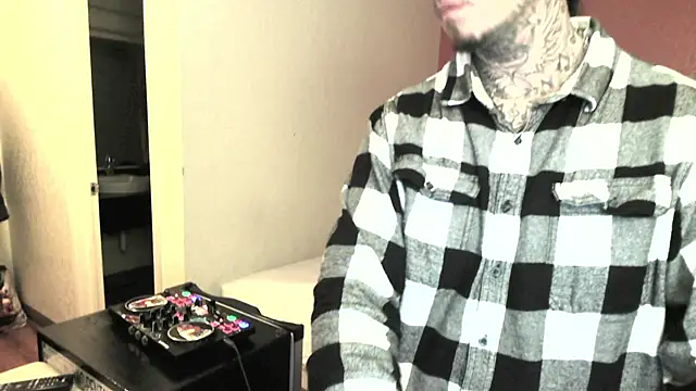 justthetip4209 online show from 02/18/25, 11:52