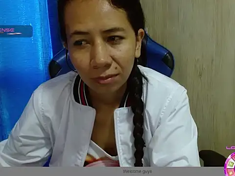 Danielagomez33 online show from 03/21/26, 12:43