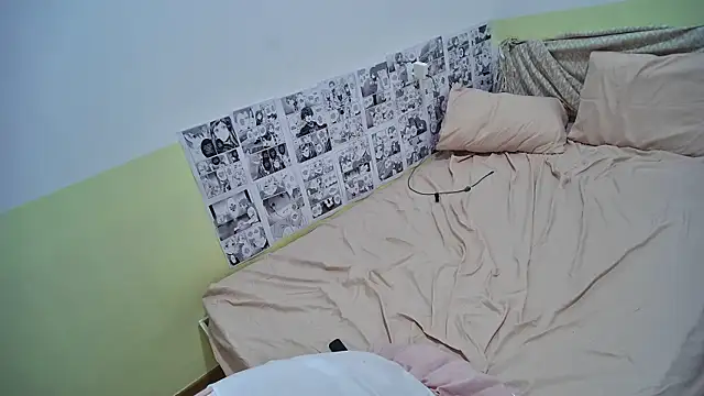 ashleyXthaur  online show from 02/10/25, 09:58