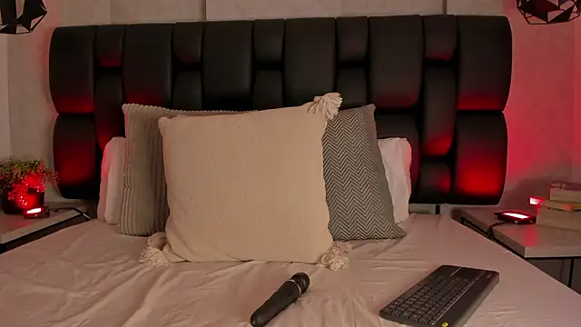 Snapshot of Blue_Angell chatting on 02/12/26, 01:55 Blue Angell online show from 02/12/26, 01:55