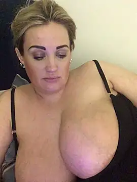 VikiiStoun online show from 03/11/25, 01:59