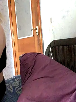 VikiiStoun online show from 09/22/25, 11:01