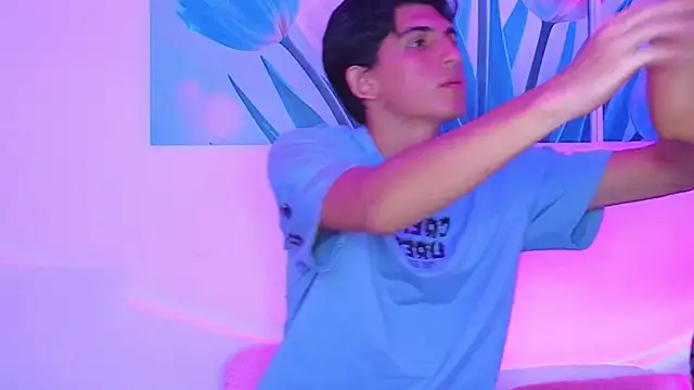 Ana and Leo online show from 12/04/25, 02:37