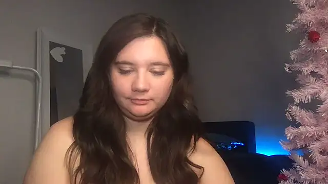 Snapshot of kylienotjenner chatting on 02/09/25, 01:56 kylienotjenner online show from 02/09/25, 01:56