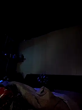 Snapshot of hesjustafriend chatting on 01/12/25, 01:37 hesjustafriend online show from 01/12/25, 01:37