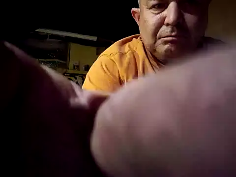 Snapshot of hesjustafriend chatting on 03/16/25, 06:20 hesjustafriend online show from 03/16/25, 06:20