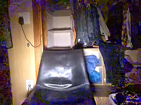 Snapshot of hesjustafriend chatting on 10/10/25, 09:52 hesjustafriend online show from 10/10/25, 09:52