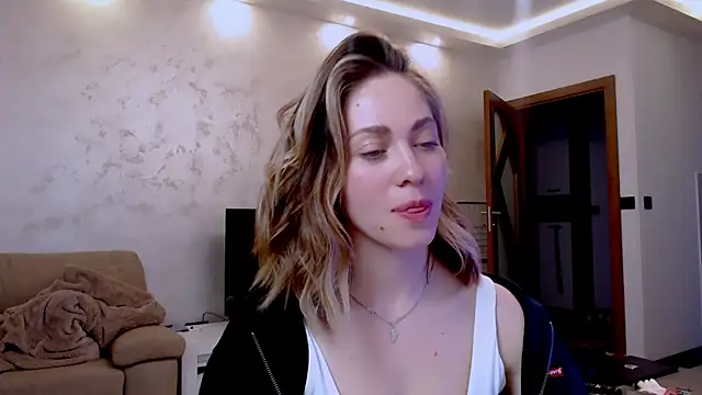 Snapshot of Eroticgiftxxx chatting on 03/06/25, 05:22 Eroticgiftxxx online show from 03/06/25, 05:22