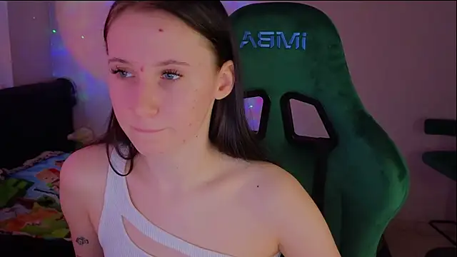 mon lola online show from 03/16/25, 02:22