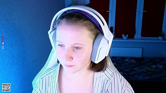 mon lola online show from 10/03/25, 04:26