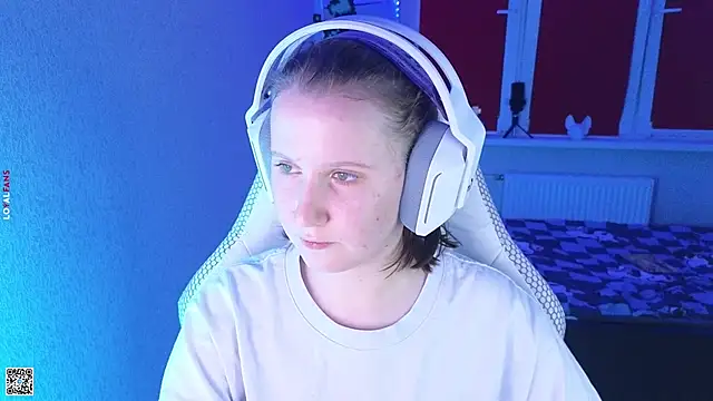 mon lola online show from 10/10/25, 04:28