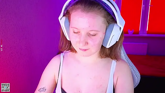 mon lola online show from 11/19/25, 07:08