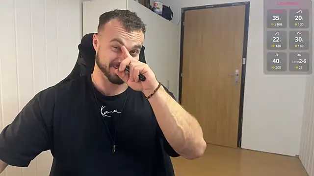 Snapshot of wannaseeyoursmile chatting on 10/27/25, 11:14 wannaseeyoursmile online show from 10/27/25, 11:14