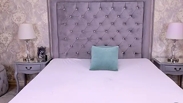 Snapshot of LexiRiley chatting on 10/28/25, 06:28 LexiRiley online show from 10/28/25, 06:28