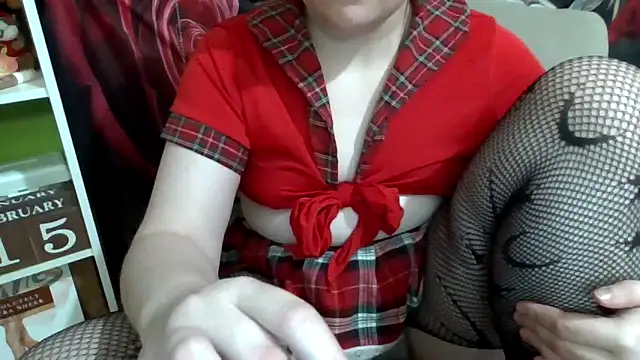 Snapshot of AverageRose chatting on 02/16/26, 07:59 AverageRose online show from 02/16/26, 07:59