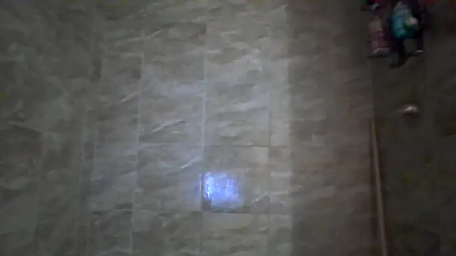 Snapshot of AverageRose chatting on 02/21/26, 06:36 AverageRose online show from 02/21/26, 06:36