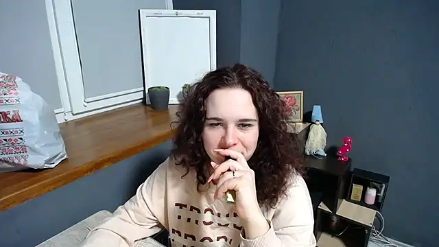 mini girly online show from 01/27/25, 11:22