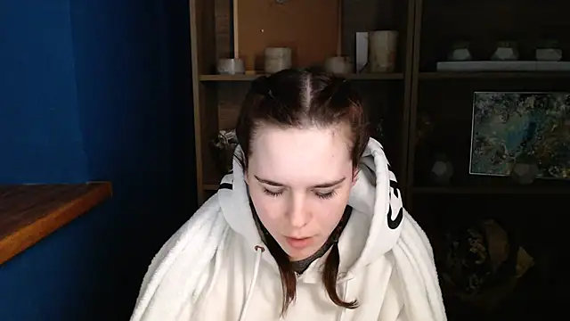 mini girly online show from 02/21/25, 10:39