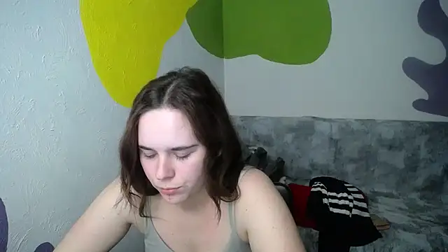 mini girly online show from 03/19/25, 06:44