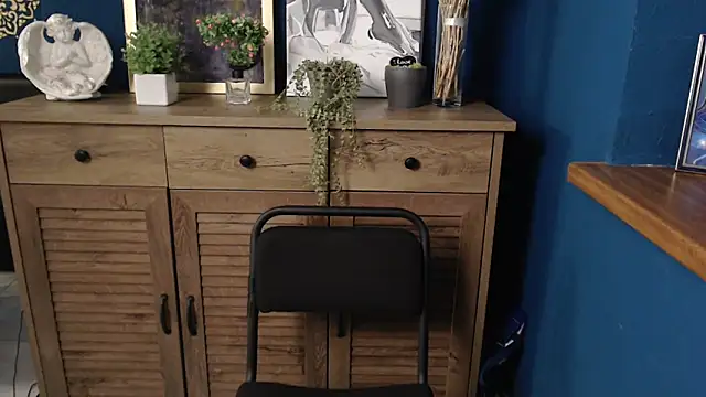 mini girly online show from 09/11/25, 01:00