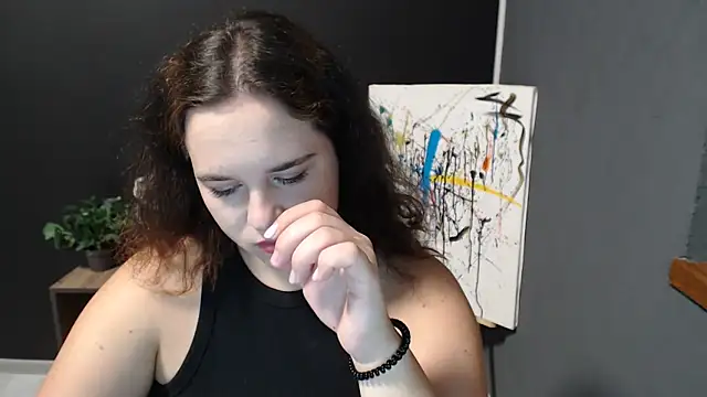 mini girly online show from 09/25/25, 12:31