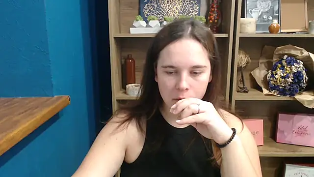 mini girly online show from 09/29/25, 05:56